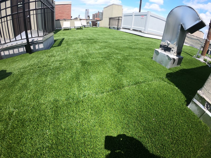 Rooftop Patio with Turf-Top Tiles preview 6